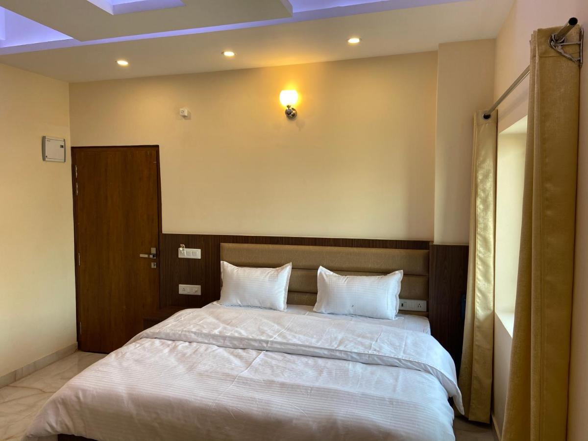 Hotel Tulsi Villa Ντεχραντούν Εξωτερικό φωτογραφία